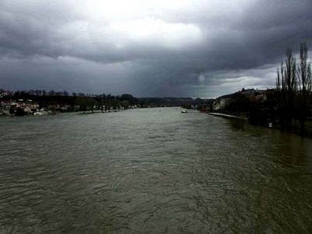 Hochwasser führende Elbe
              31.03.2006