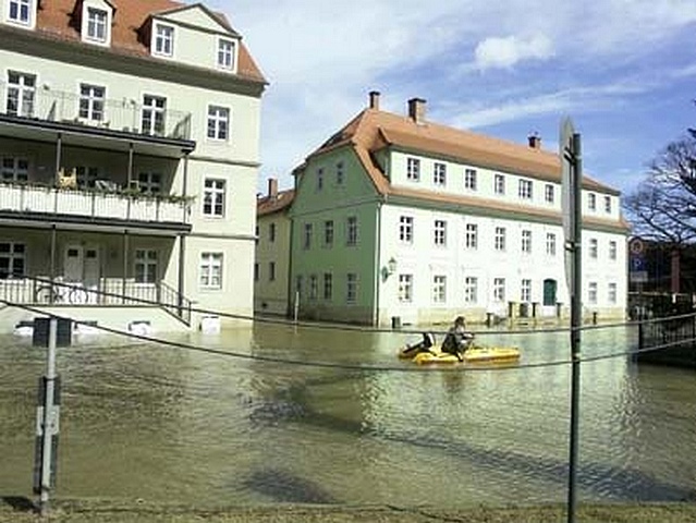 Hochwasser am Zwinger in
              Pirna, Nähe Bootshaus